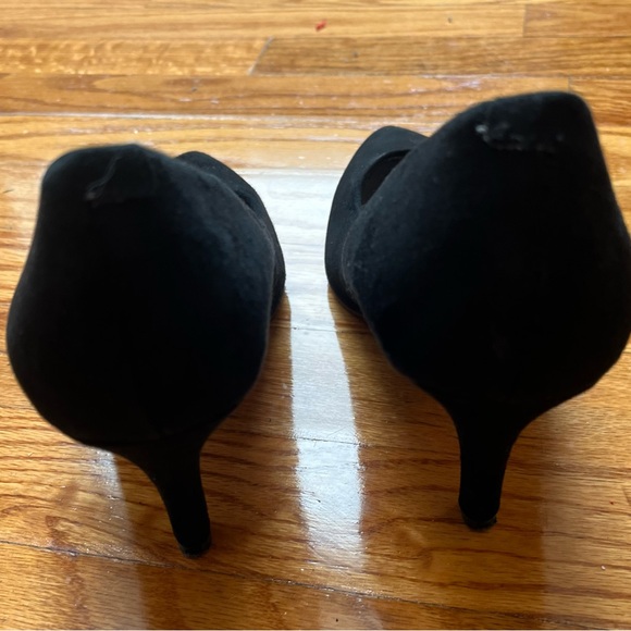 Vince Camuto Farin Suede Classic Heel Pump - Picture 5 of 8